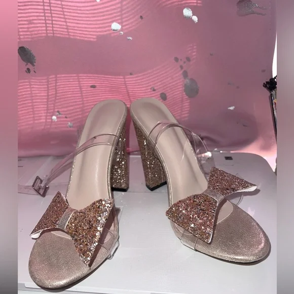 Gorgeous champagne heels - Picture 5 of 5